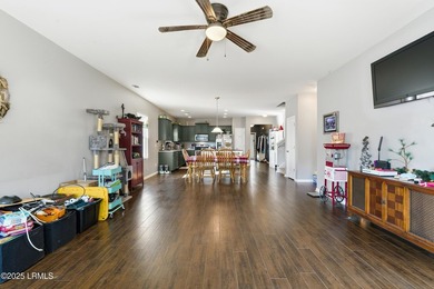 Get ready to fall in love with this cheerful and totally move-in - photo 6