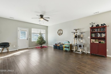 Get ready to fall in love with this cheerful and totally move-in - photo 8