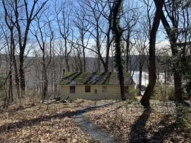 Lake Home Sale Pending in Jefferson, New Jersey