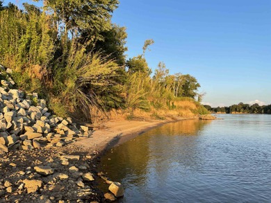 (private lake, pond, creek) Lot For Sale in Savannah Tennessee