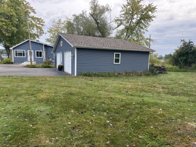 COMPLETLY Remodeled & Turnkey Adams Lake Cottage - photo 26