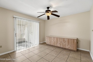 Welcome to Windsor Park, a small community of townhomes in the - photo 15