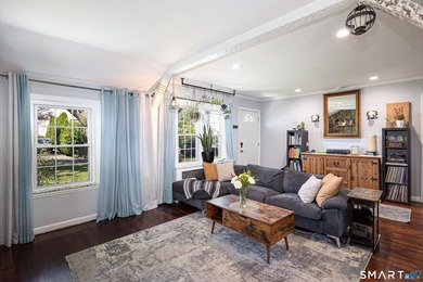 Move right into this beautifully remodeled 2-3 bedroom ranch in - photo 7