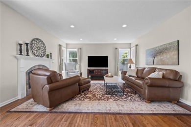 PRISTINE CONTEMPORARY COLONIAL ON A QUIET INTERIOR LOOP STREET! - photo 18