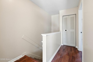 Welcome to Windsor Park, a small community of townhomes in the - photo 18