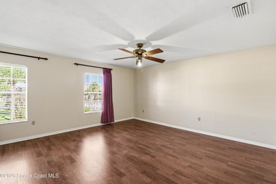 Welcome to Windsor Park, a small community of townhomes in the - photo 19