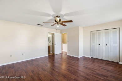 Welcome to Windsor Park, a small community of townhomes in the - photo 21