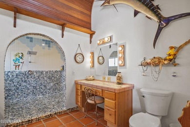 Full of personality, charm and warmth! This beautifully updated - photo 23