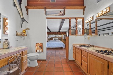Full of personality, charm and warmth! This beautifully updated - photo 25