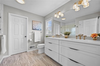 PRISTINE CONTEMPORARY COLONIAL ON A QUIET INTERIOR LOOP STREET! - photo 28
