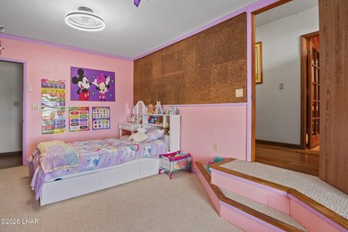 Full of personality, charm and warmth! This beautifully updated - photo 28
