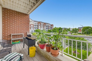 Enjoy lakefront living in the sought-after Park Shore - photo 14
