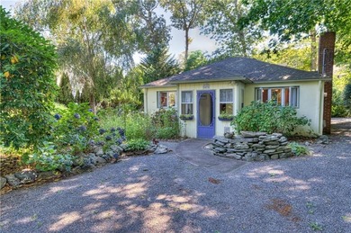 Narrow River Home Sale Pending in Narragansett Rhode Island