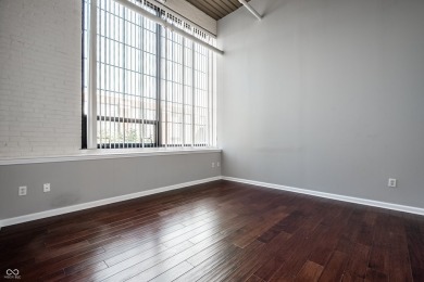 2 Bed/2 Bath/2 Parking Spots!!  **1 year of pre-paid HOA offered