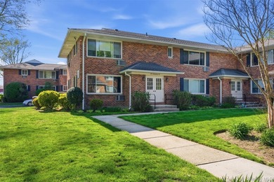 Welcome to this beautifully maintained and move-in ready - photo 16
