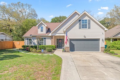 Welcome to this stunning 4 bed, 3 bath pool home in the heart of - photo 2
