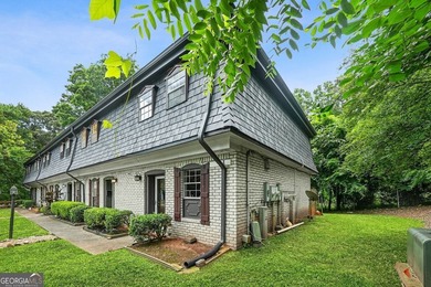 This perfectly located 2 bedroom, 1.5 bathroom home is ready for - photo 10