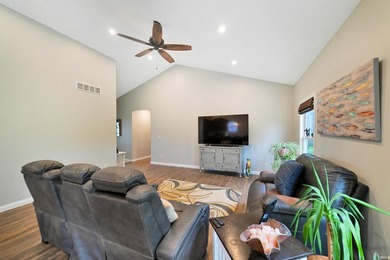 Incredible 3 bedroom ranch situated on a quiet cul-de-sac on the - photo 11