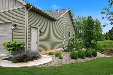 Incredible 3 bedroom ranch situated on a quiet cul-de-sac on the - photo 32