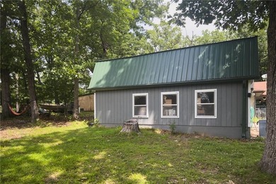 Welcome to this charming 3-bedroom, 2-bath home nestled near - photo 38