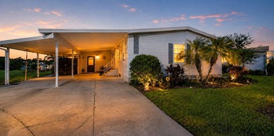 Trade the daily grind for water views, warm breezes and a home - photo 2