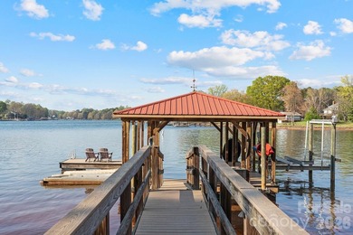 NO HOA!!! 5 Bedroom House (SEPTIC IS FOR 3: can accommodate 6 - photo 3
