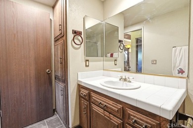 If you're looking for amazing lake views and room for the whole - photo 44