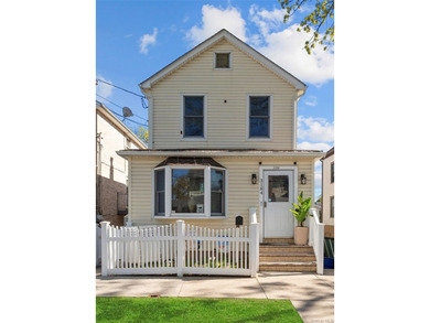 Welcome to this beautifully maintained single-family home - photo 1