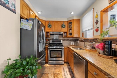Welcome to this beautifully maintained single-family home - photo 3
