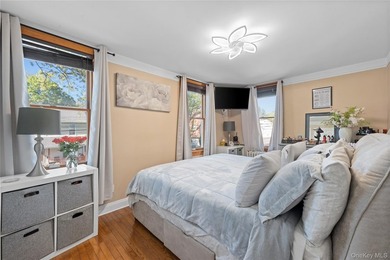 Welcome to this beautifully maintained single-family home - photo 6