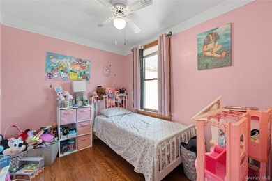 Welcome to this beautifully maintained single-family home - photo 8