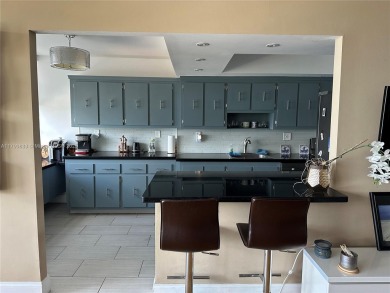 Must-See Spacious 2-Bedroom, 2-Bathroom Condo with Stunning