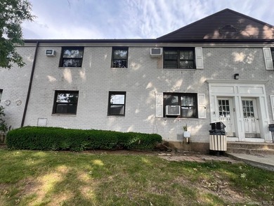 NO INTERVIEW / MOVE IN CONDITION/ Garden-Style 3 Bedroom Coop - photo 16