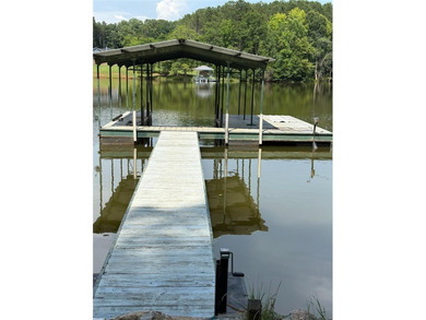 Welcome to your dream lakefront retreat! This fully furnished - photo 2