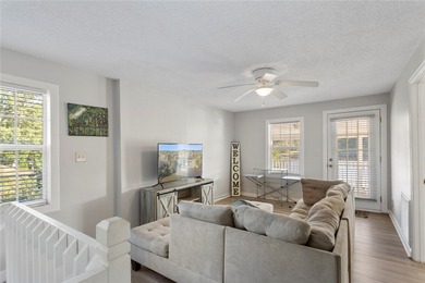 Welcome to your dream lakefront retreat! This fully furnished - photo 3