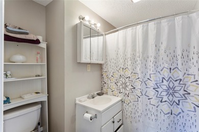 Welcome to your dream lakefront retreat! This fully furnished - photo 8