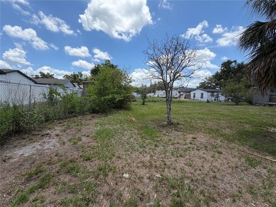 Investor Special! Unlock the potential of this 3-bedroom, 2-bath - photo 12