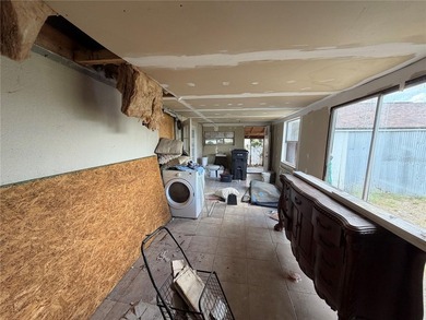 Investor Special! Unlock the potential of this 3-bedroom, 2-bath - photo 22