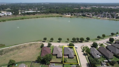 (private lake, pond, creek) Home For Sale in Fort Worth Texas