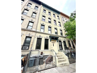 CASH BUYERS ONLY. 8-unit rent stabilized building in Bushwick - photo 3