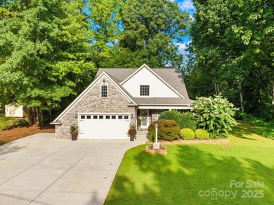 Lake Norman Home Sale Pending in Mooresville North Carolina