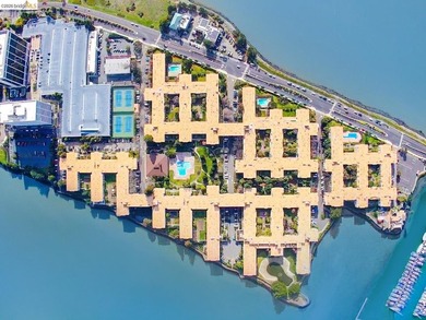 One of the largest decks you will find at Watergate! Abundant & - photo 12