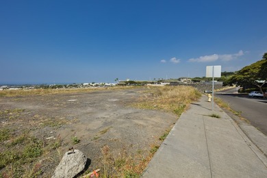 LOCATION! Conveniently located in Kailua-Kona town, close to all - photo 12