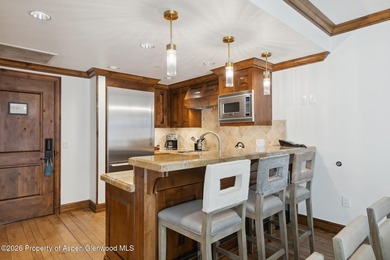 2024 renovations completed (including new decor, furniture - photo 10