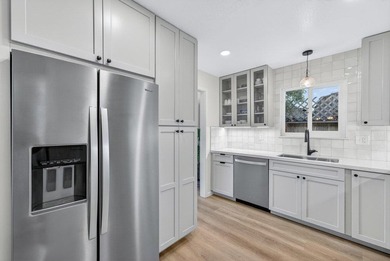 Two turn-key homes on one large lot with extra building area and - photo 32