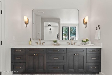 This striking beauty is a perfect example of combining luxury - photo 33