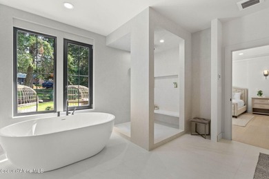 This striking beauty is a perfect example of combining luxury - photo 35