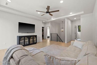 This striking beauty is a perfect example of combining luxury - photo 41