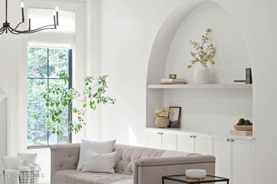 This striking beauty is a perfect example of combining luxury - photo 53