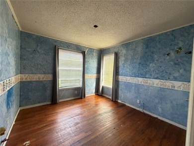 Investment property!! This property offers 3 bedrooms - 2 - photo 11